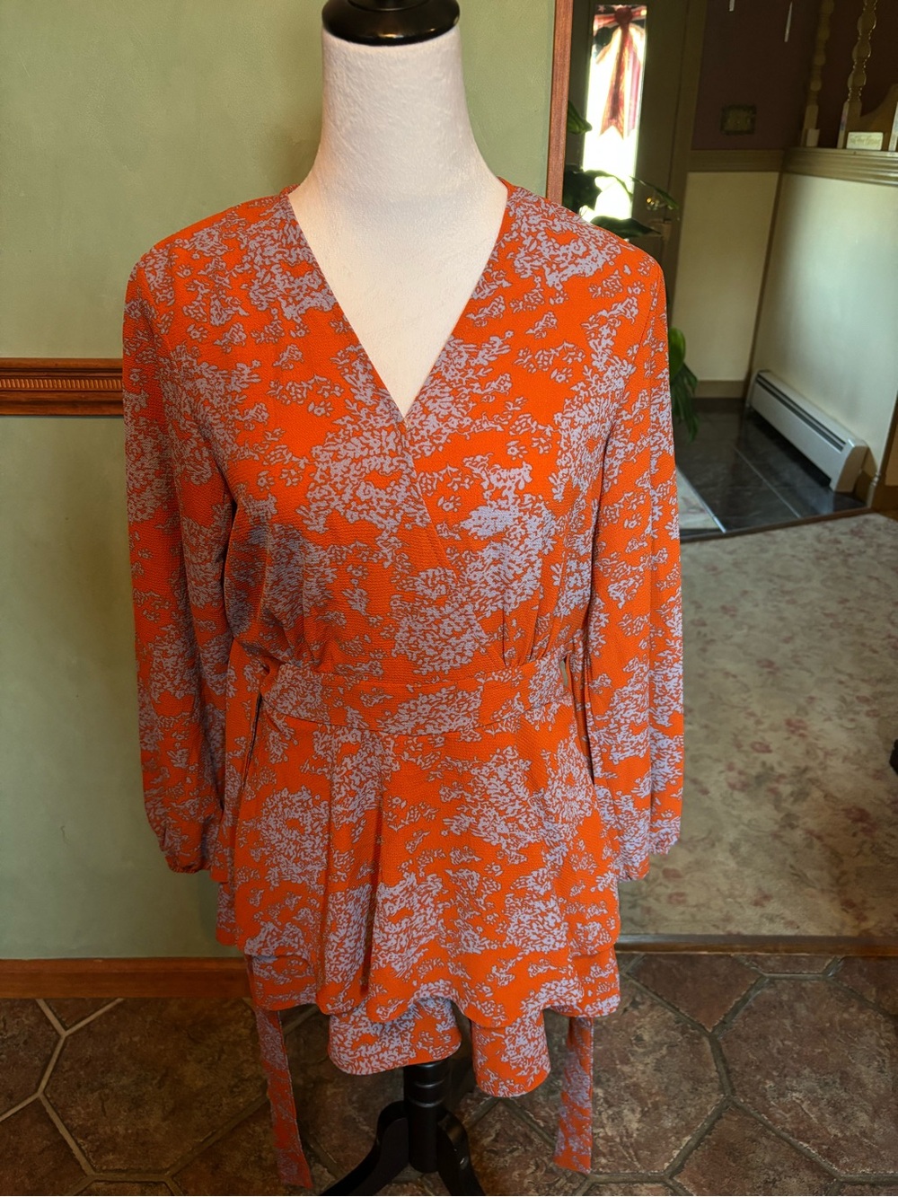 Xhilaration Orange Floral V-Neck Long Sleeve Dress M Classic Fashion Collection